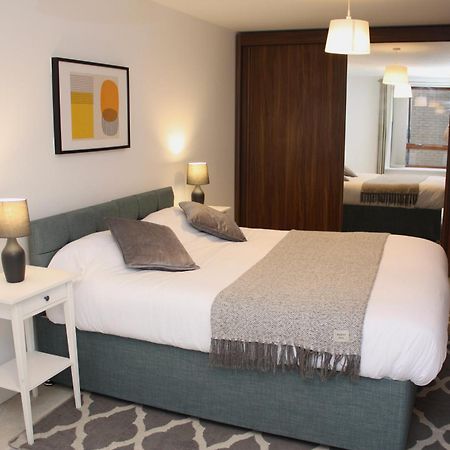 2 Bed 2 Bath Apartment & Parking - Lgw 10Min Drive 크롤리 외부 사진