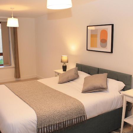 2 Bed 2 Bath Apartment & Parking - Lgw 10Min Drive 크롤리 외부 사진