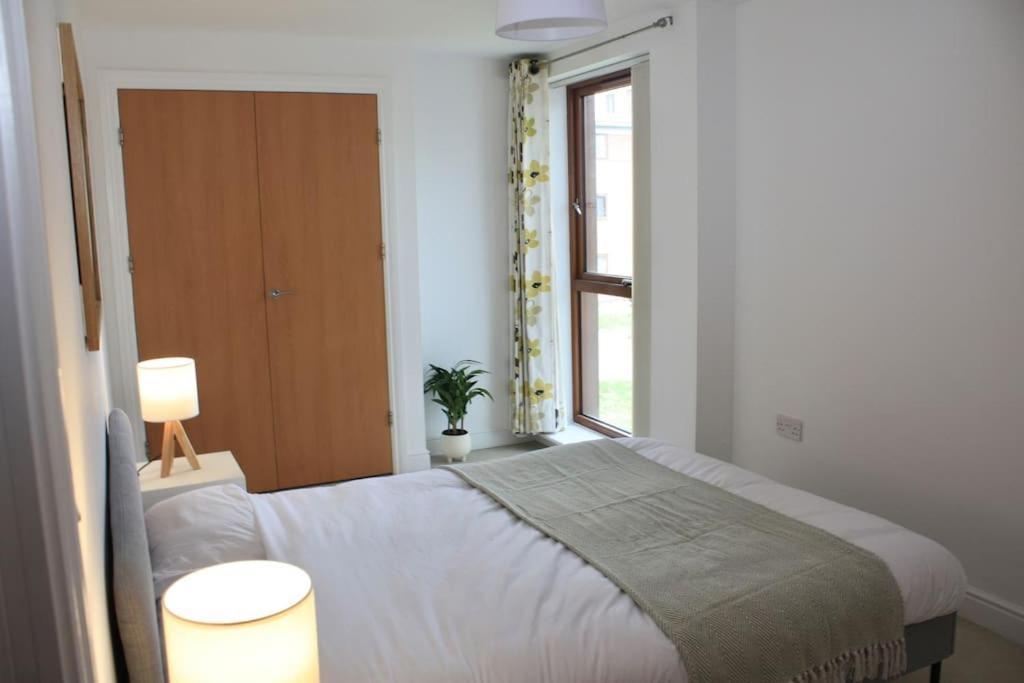 2 Bed 2 Bath Apartment & Parking - Lgw 10Min Drive 크롤리 외부 사진
