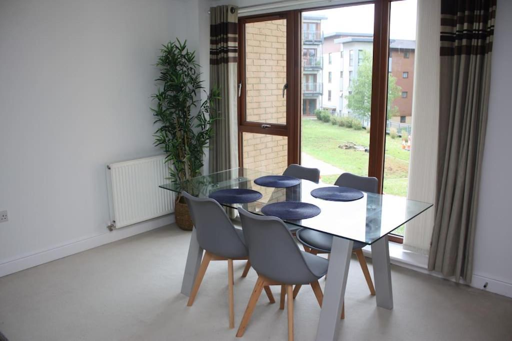 2 Bed 2 Bath Apartment & Parking - Lgw 10Min Drive 크롤리 외부 사진
