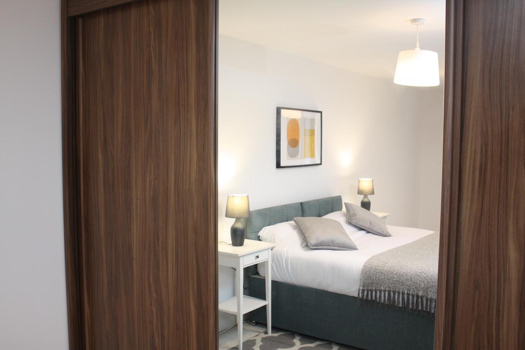 2 Bed 2 Bath Apartment & Parking - Lgw 10Min Drive 크롤리 외부 사진